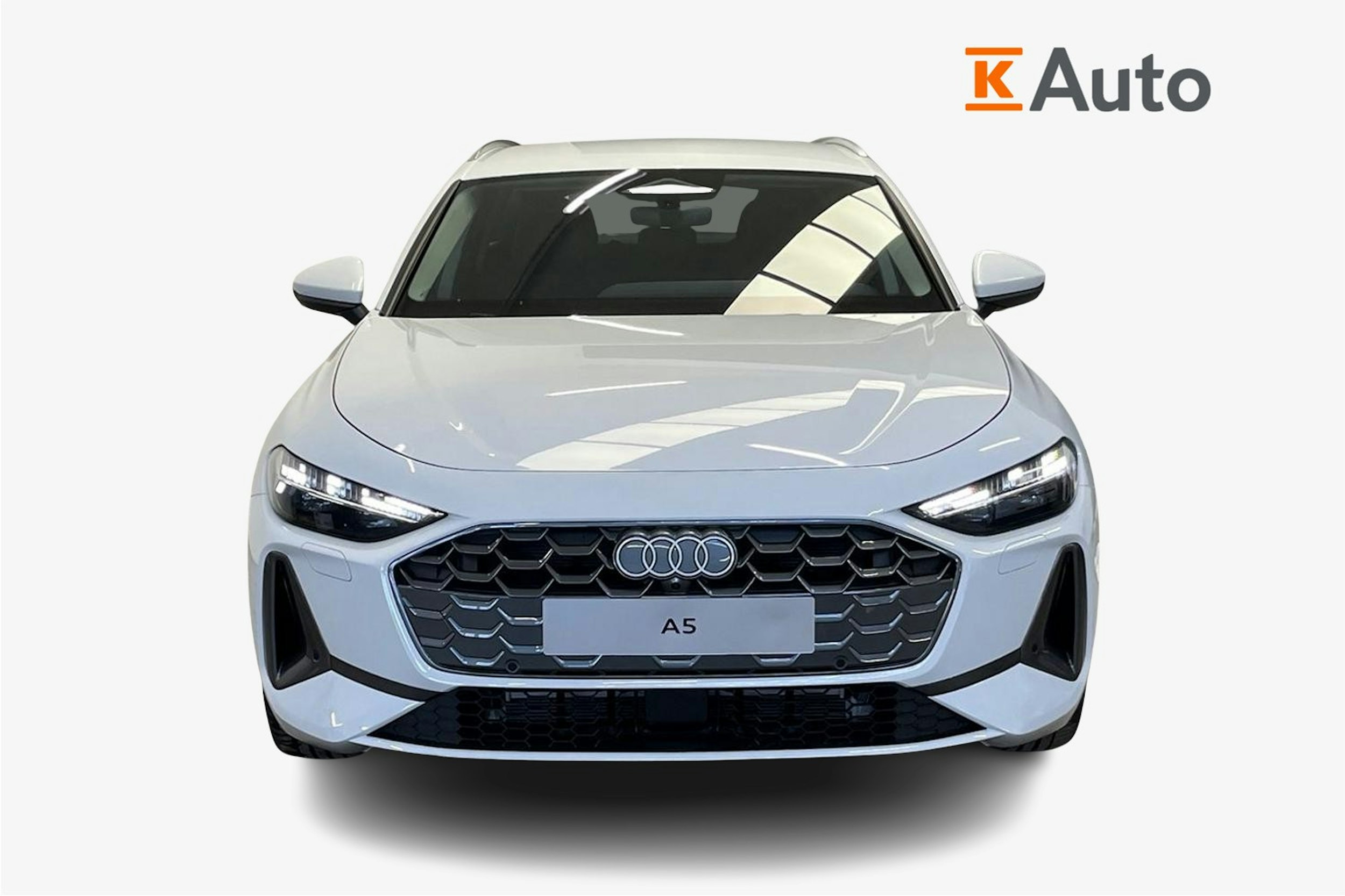 jäätikön valkoinen Audi A5 2025 kuva 18.