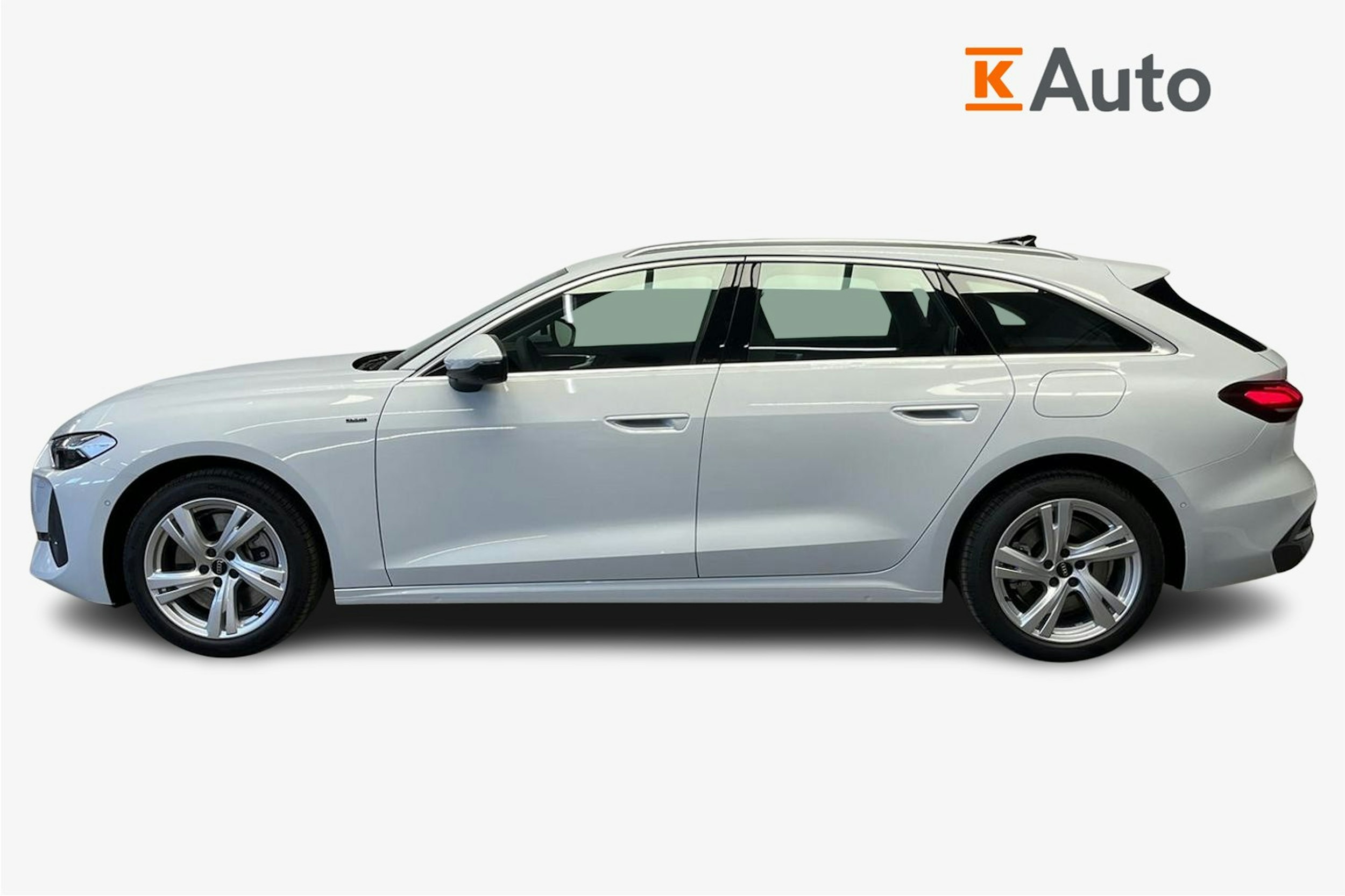 jäätikön valkoinen Audi A5 2025 kuva 20.