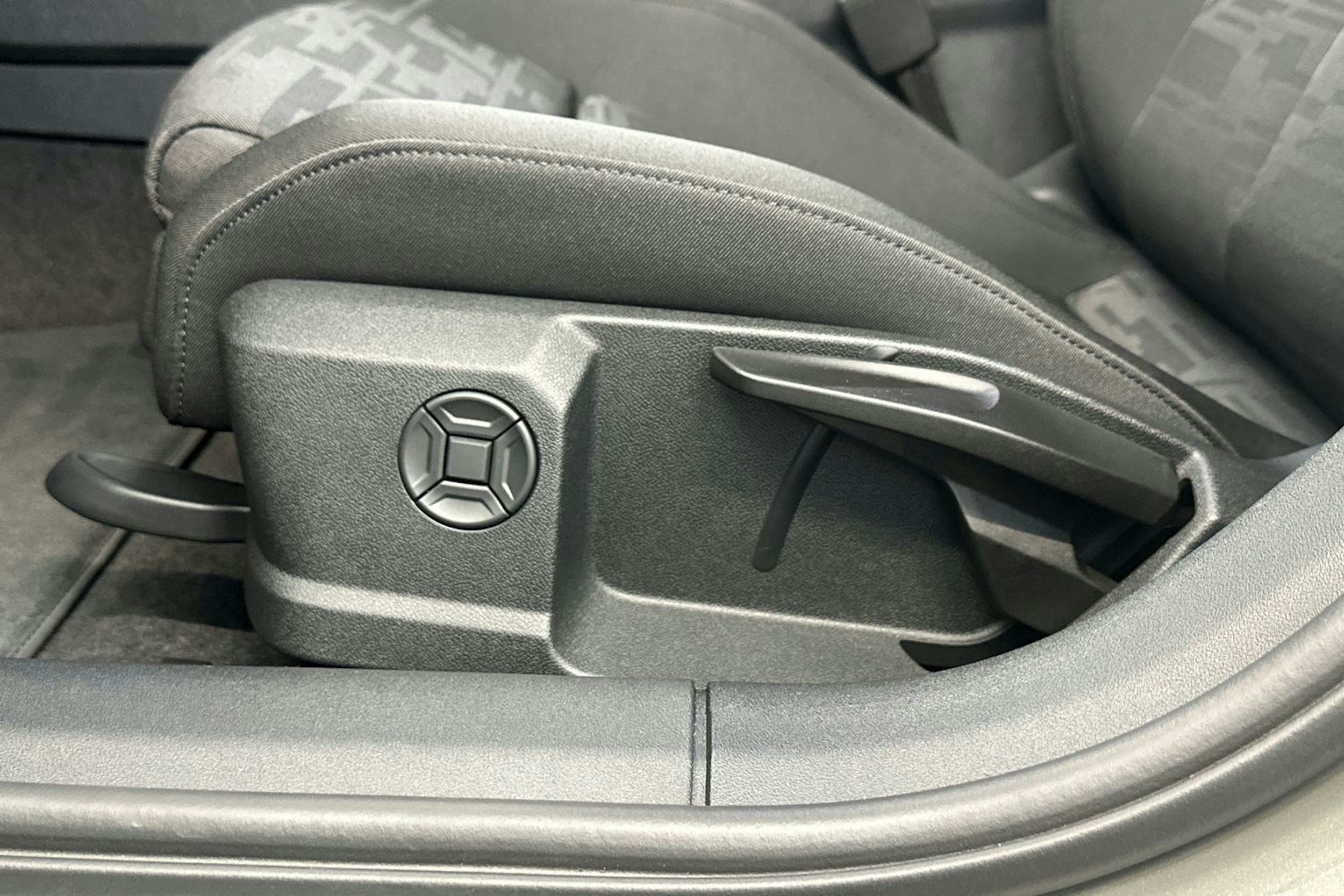 chronos harmaa Audi A5 2025 kuva 16.