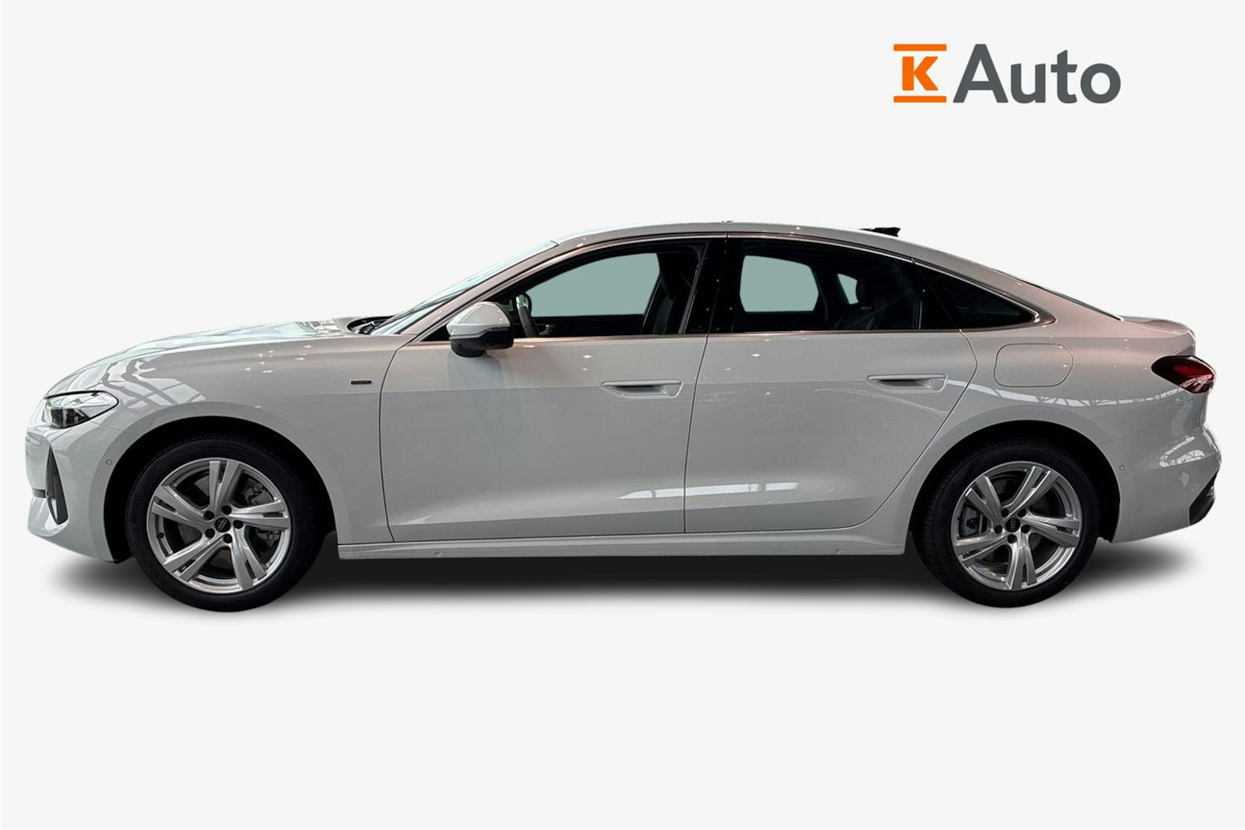 metallivalkoinen Audi A5 2025 kuva 3.