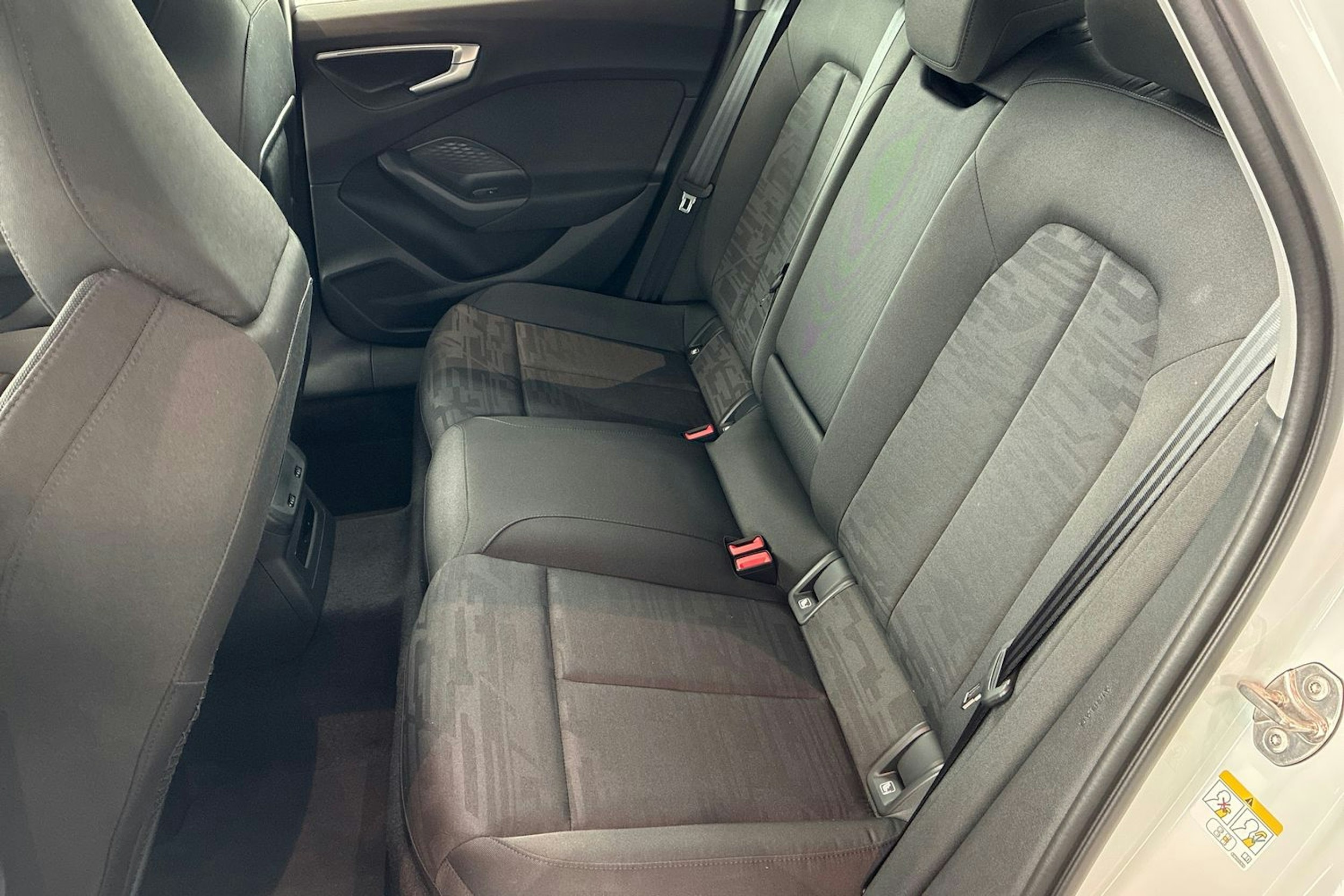 metallivalkoinen Audi A5 2025 kuva 4.