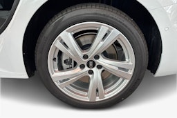 metallivalkoinen Audi A5 2025 kuva 5.