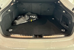 metallivalkoinen Audi A5 2025 kuva 10.