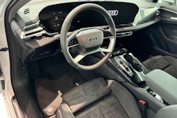 metallivalkoinen Audi A5 2025 kuva 13.