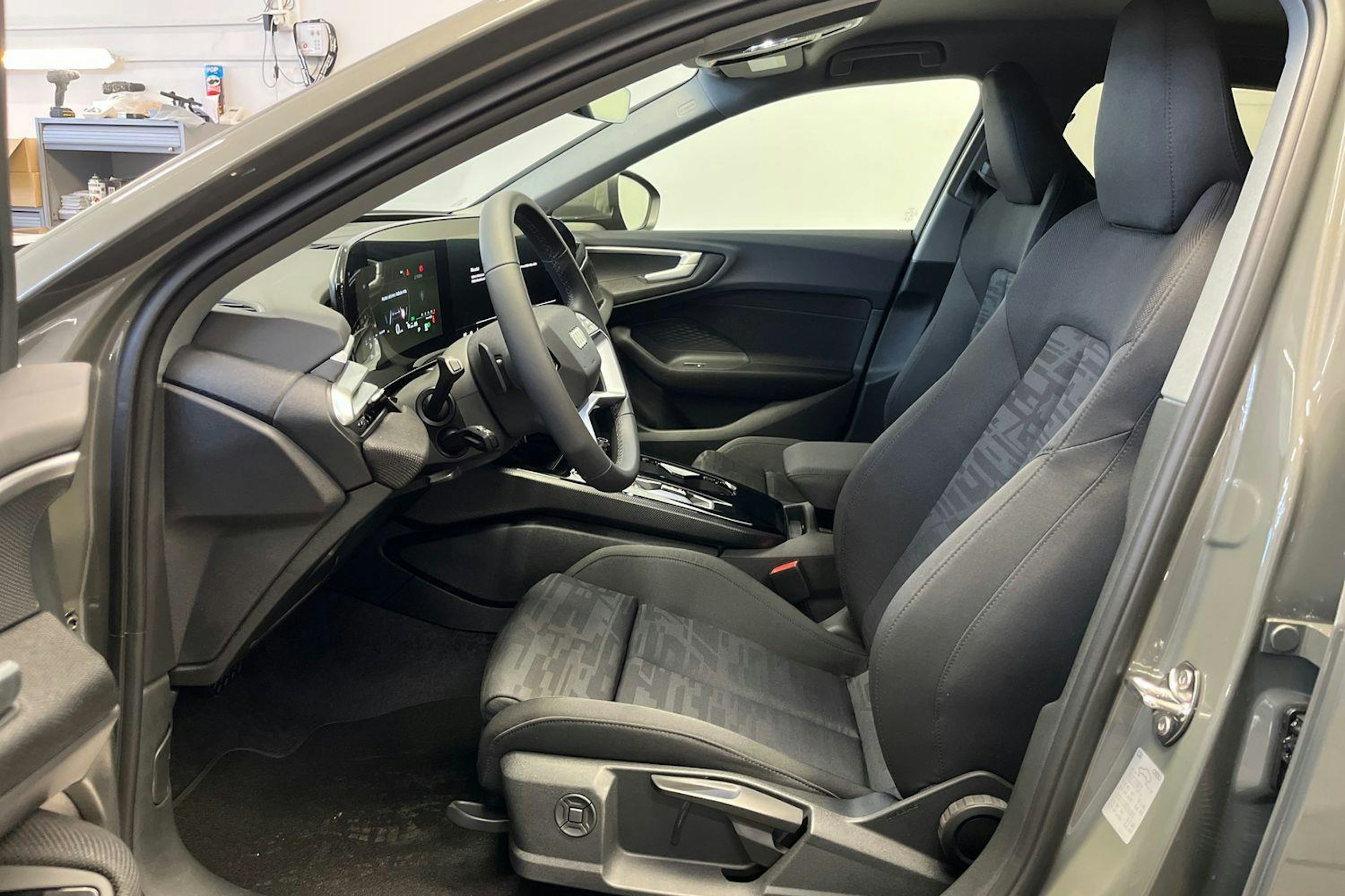 met. harmaa Audi A5 2025 kuva 7.