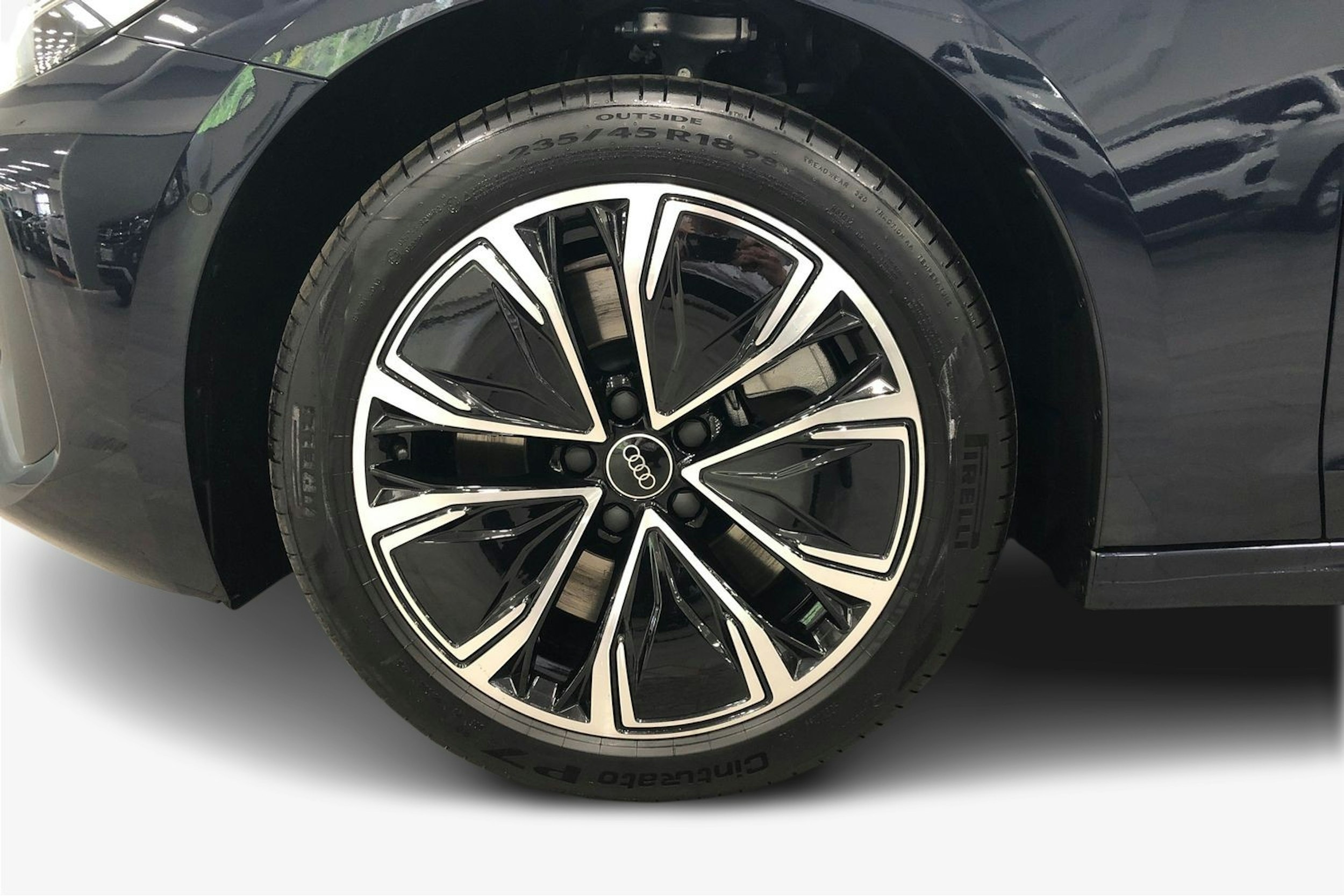 firmament sininen Audi A5 2025 kuva 9.