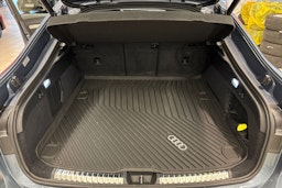 sininen Audi A5 2025 kuva 14.