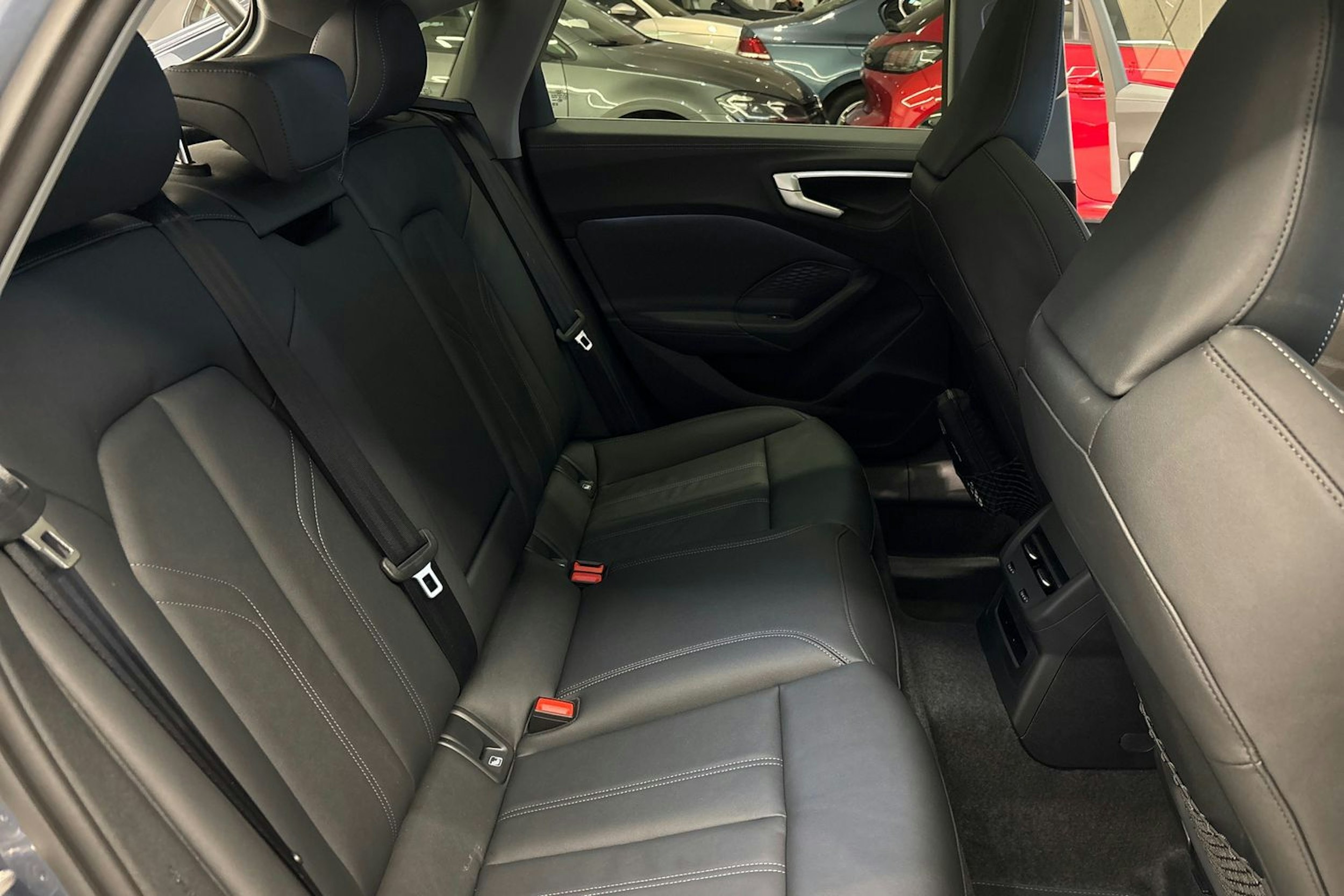 sininen Audi A5 2025 kuva 15.