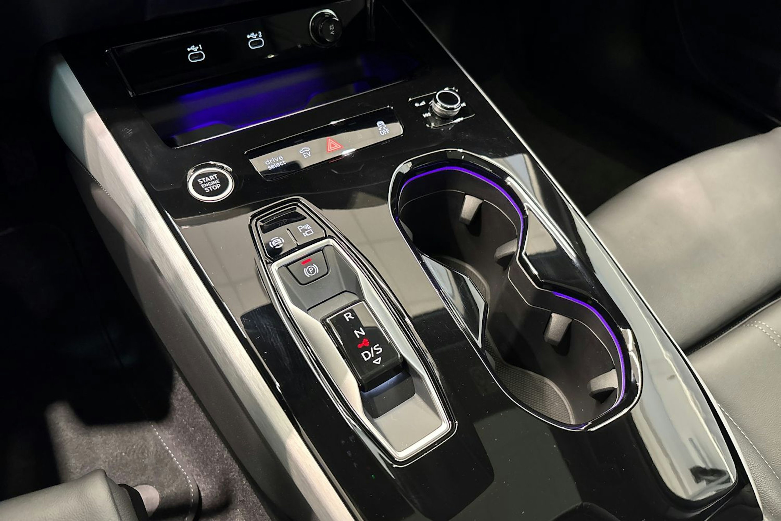 sininen Audi A5 2025 kuva 31.