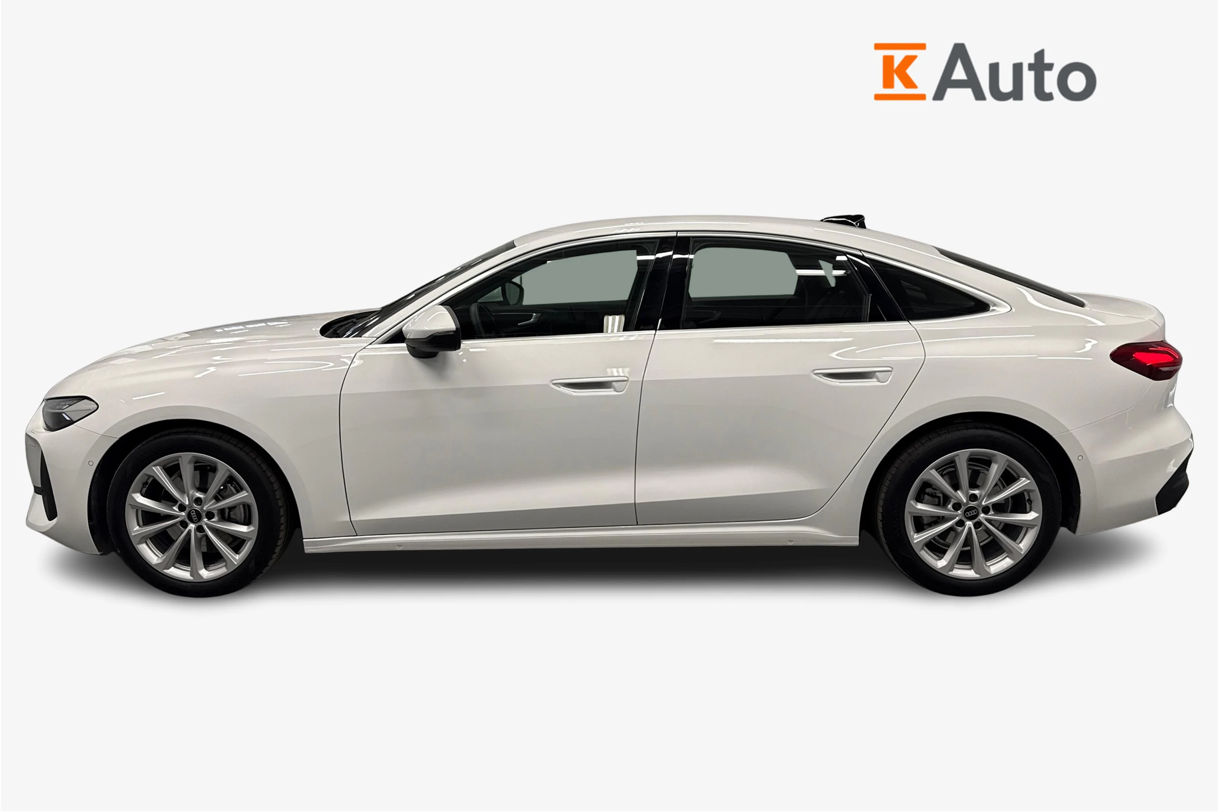 valkoinen Audi A5 2025 kuva 7.