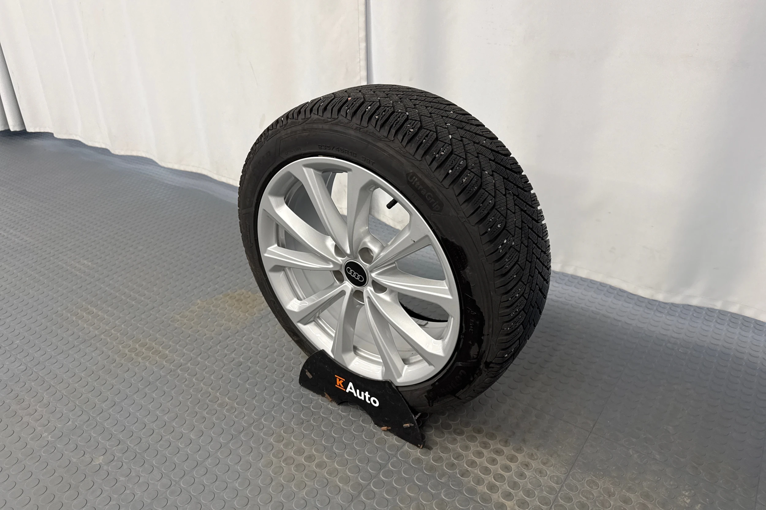 valkoinen Audi A5 2025 kuva 13.