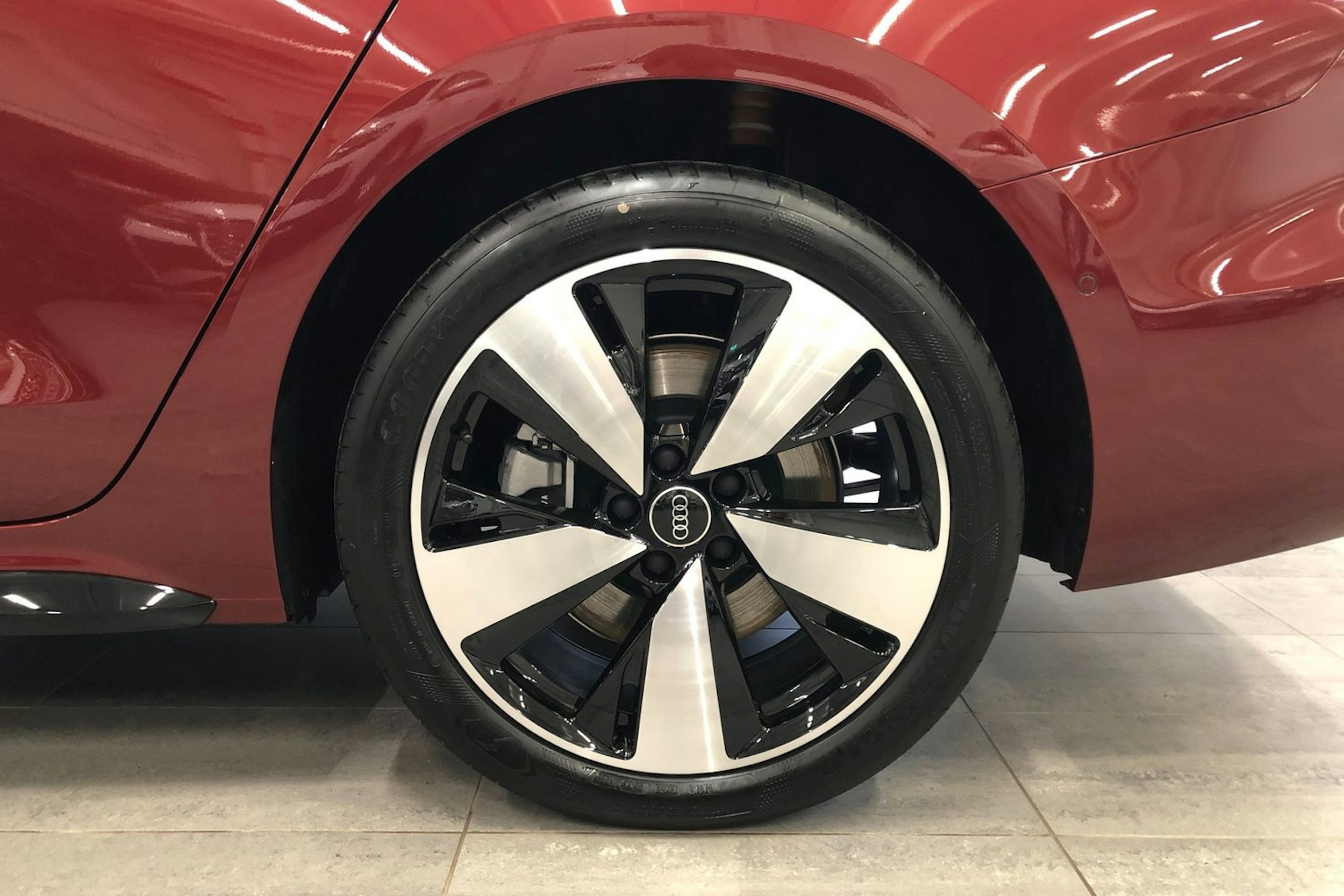 met. punainen Audi A5 2025 kuva 10.