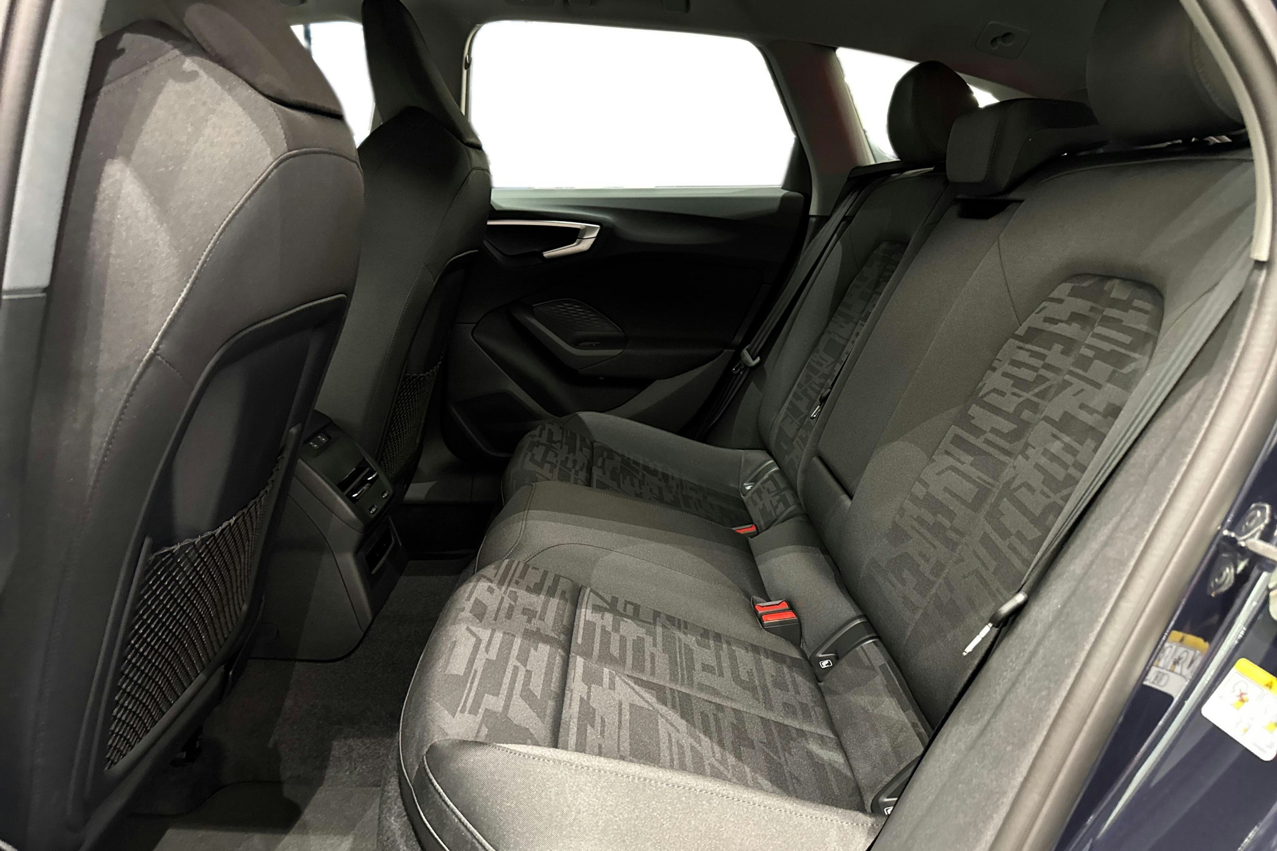 sininen Audi A5 2025 kuva 8.