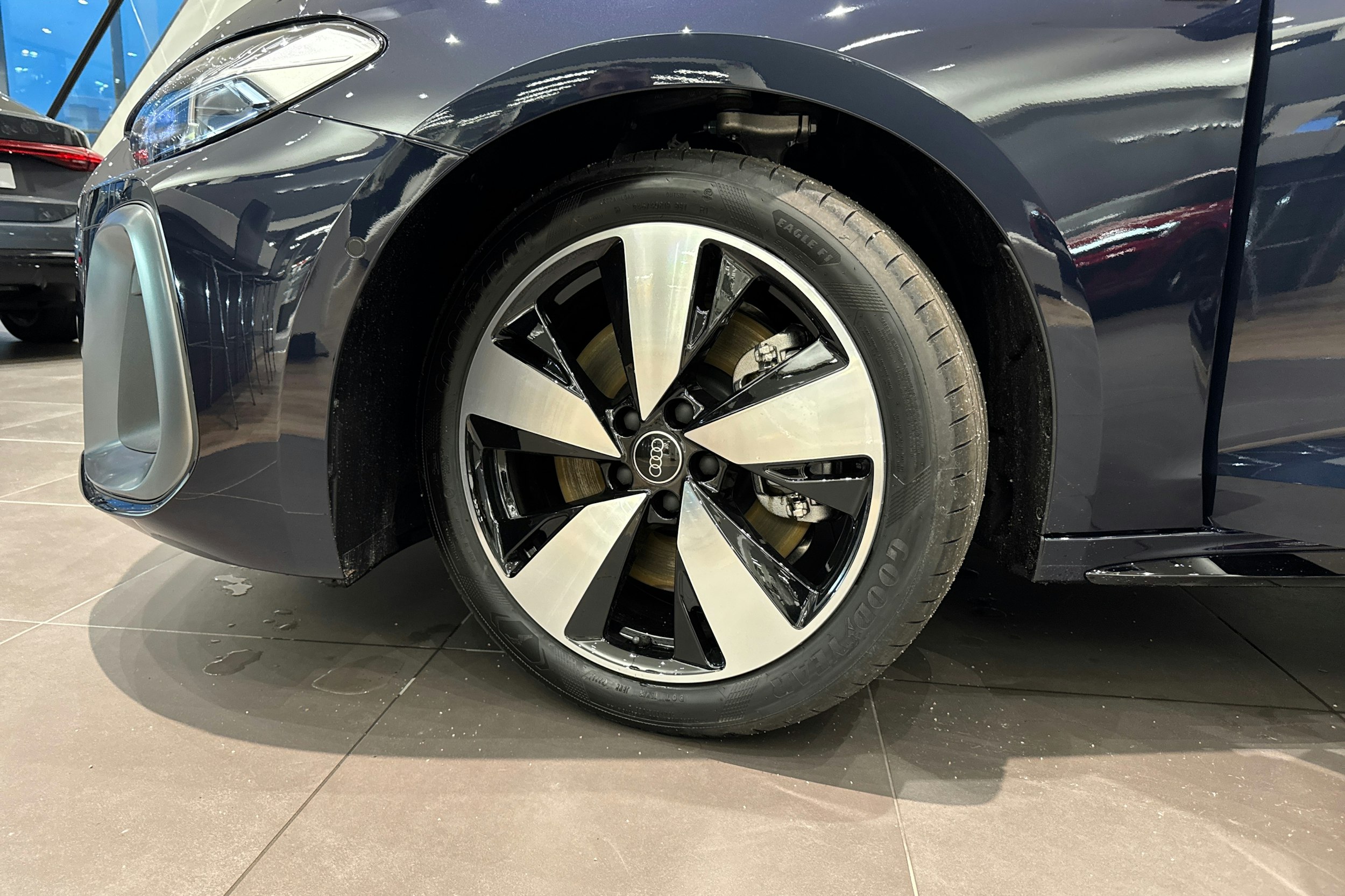 sininen Audi A5 2025 kuva 10.