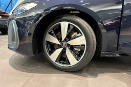 sininen Audi A5 2025 kuva 10.