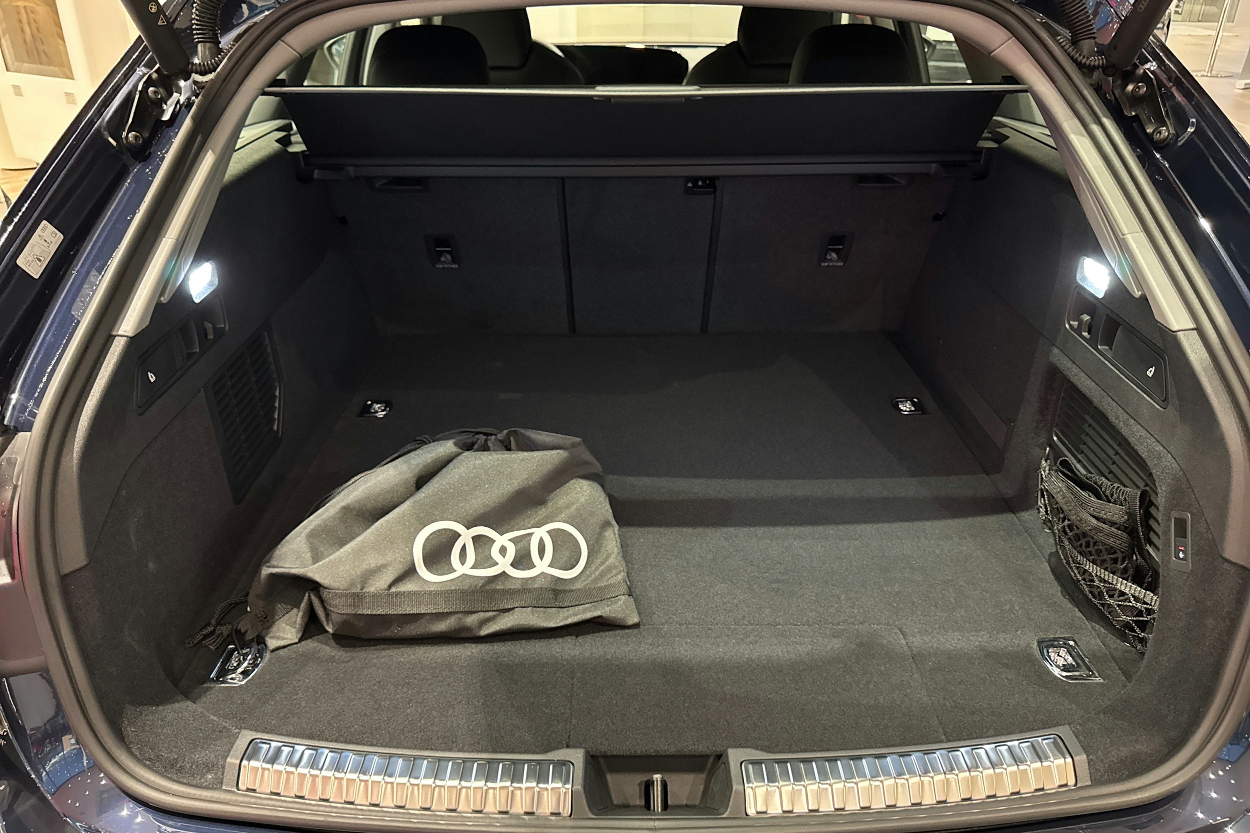 sininen Audi A5 2025 kuva 14.