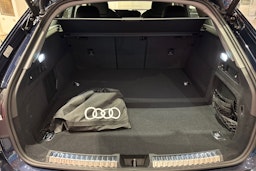 sininen Audi A5 2025 kuva 14.