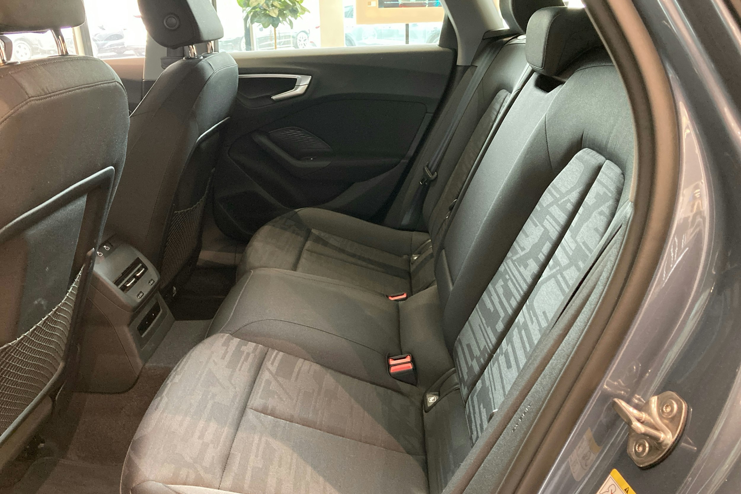sininen Audi A5 2025 kuva 8.