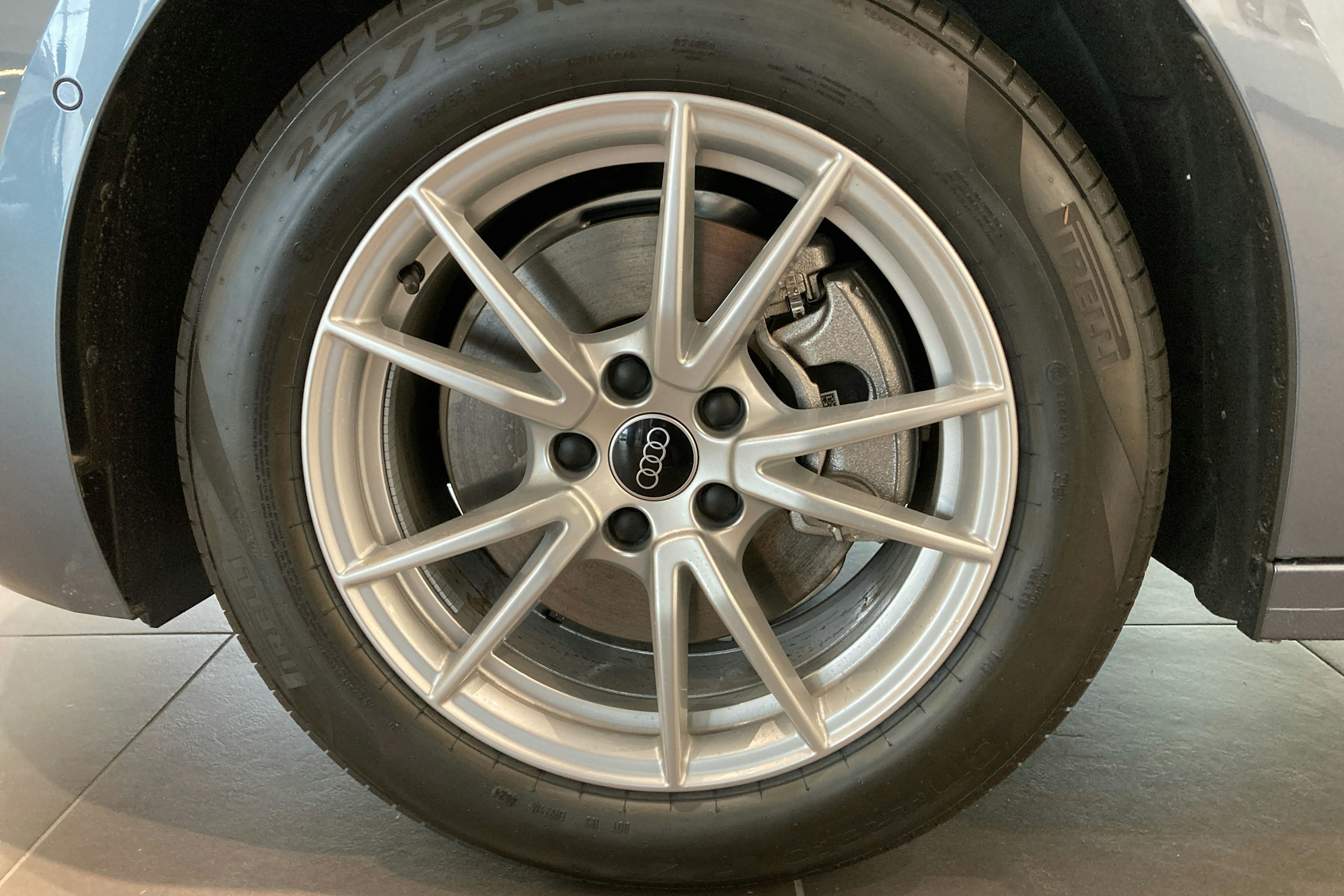 sininen Audi A5 2025 kuva 9.