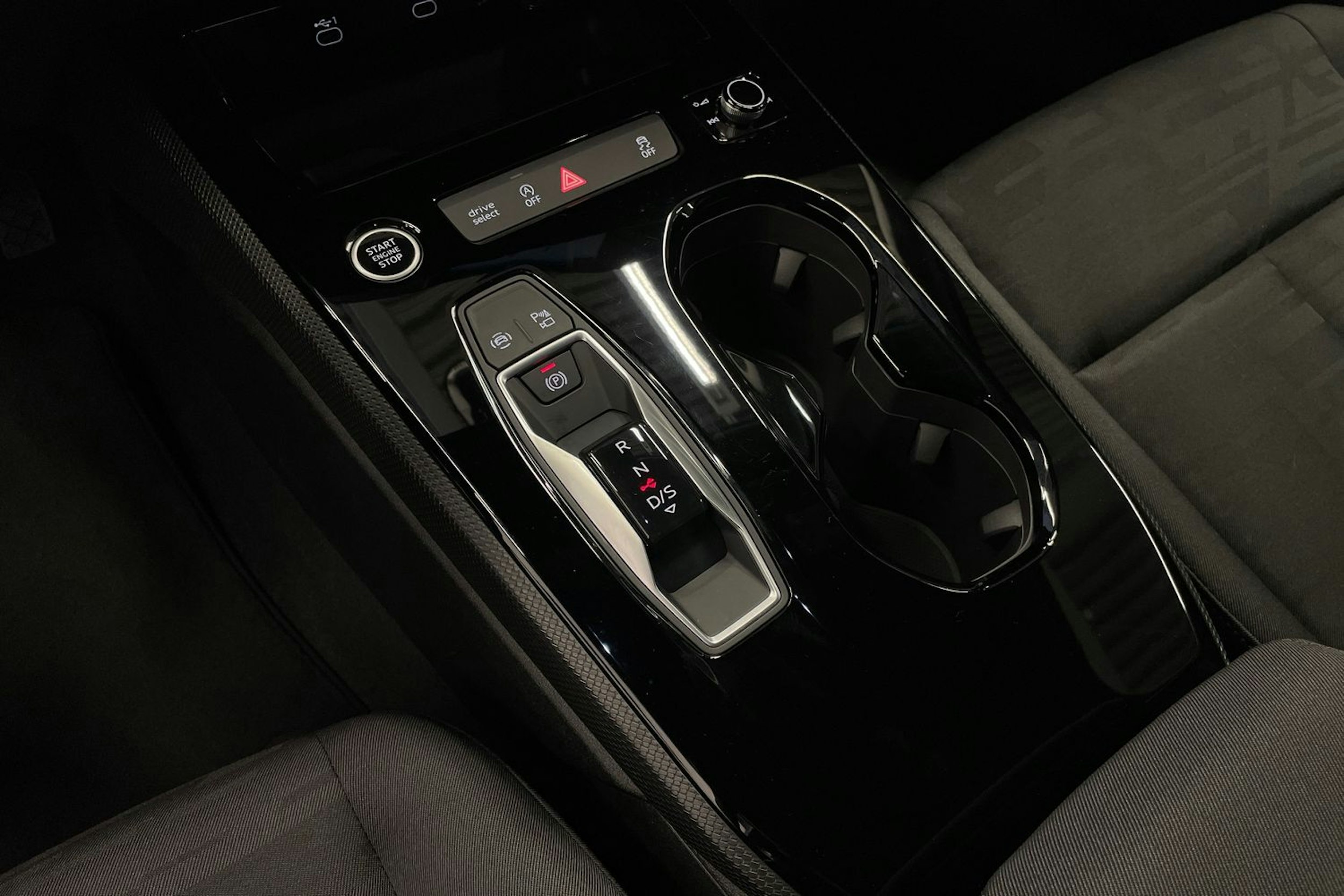 met. hopea Audi A5 2025 kuva 16.