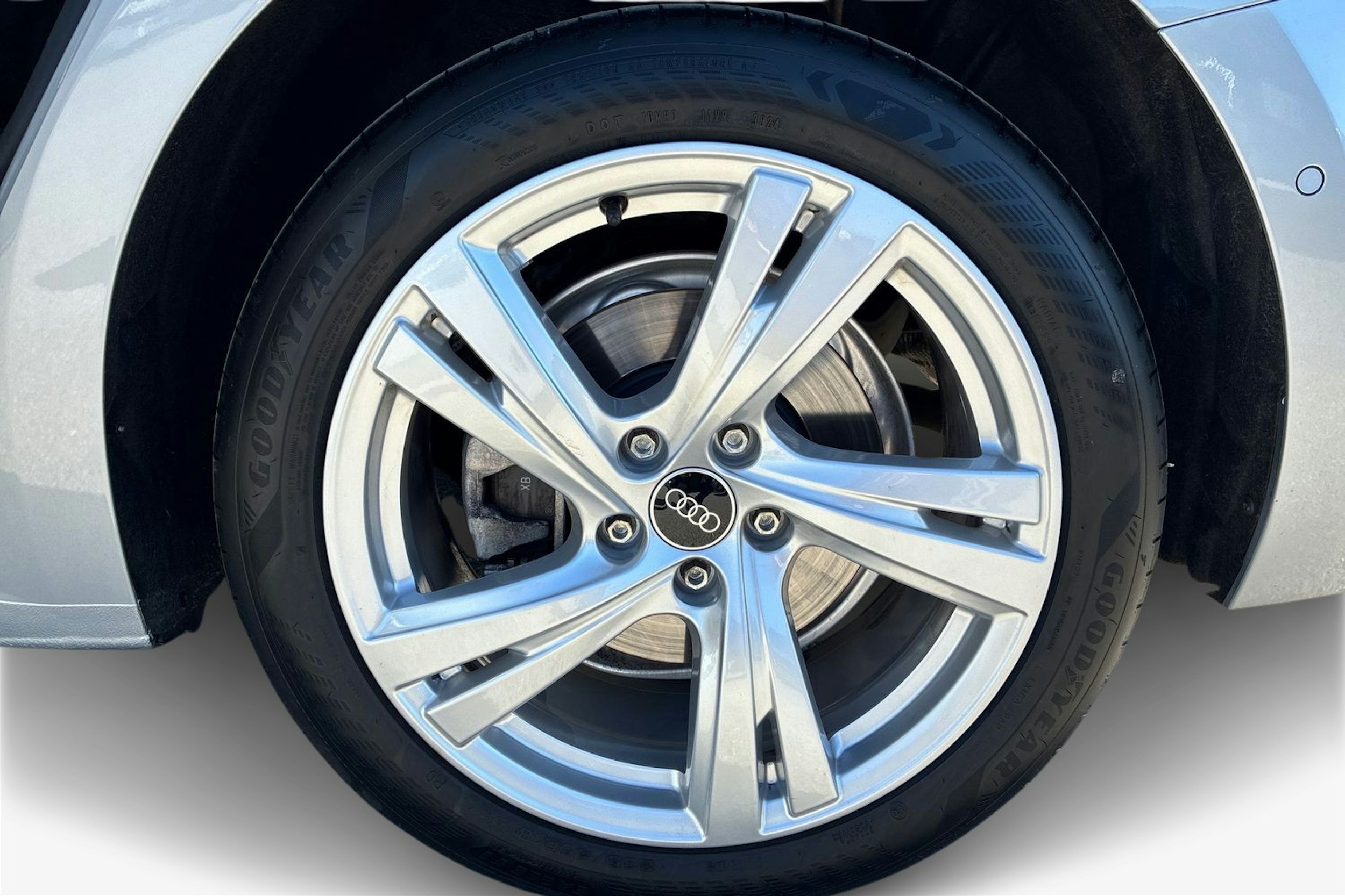 harmaa Audi A5 2025 kuva 9.