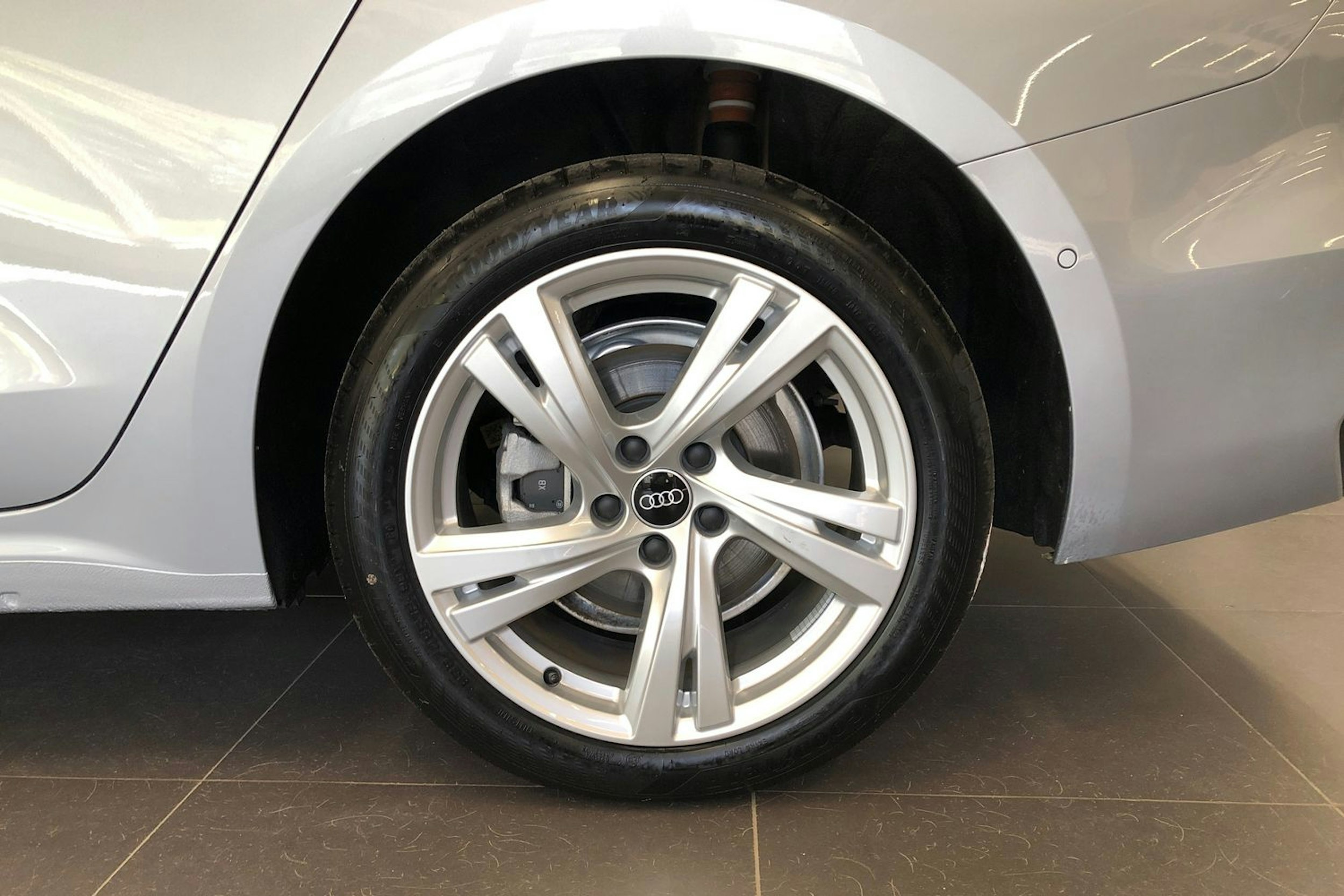 met. harmaa Audi A5 2025 kuva 10.