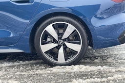 sininen Audi A5 2026 kuva 10.