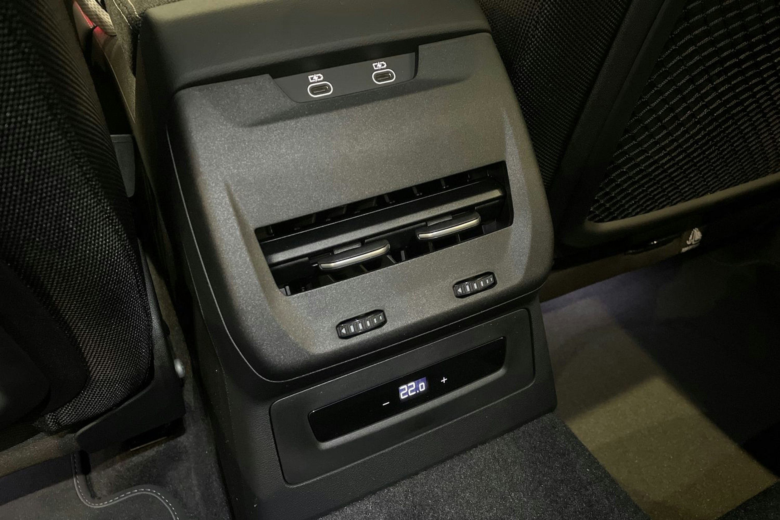 sininen Audi A5 2026 kuva 18.