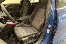 sininen Audi A5 2026 kuva 19.