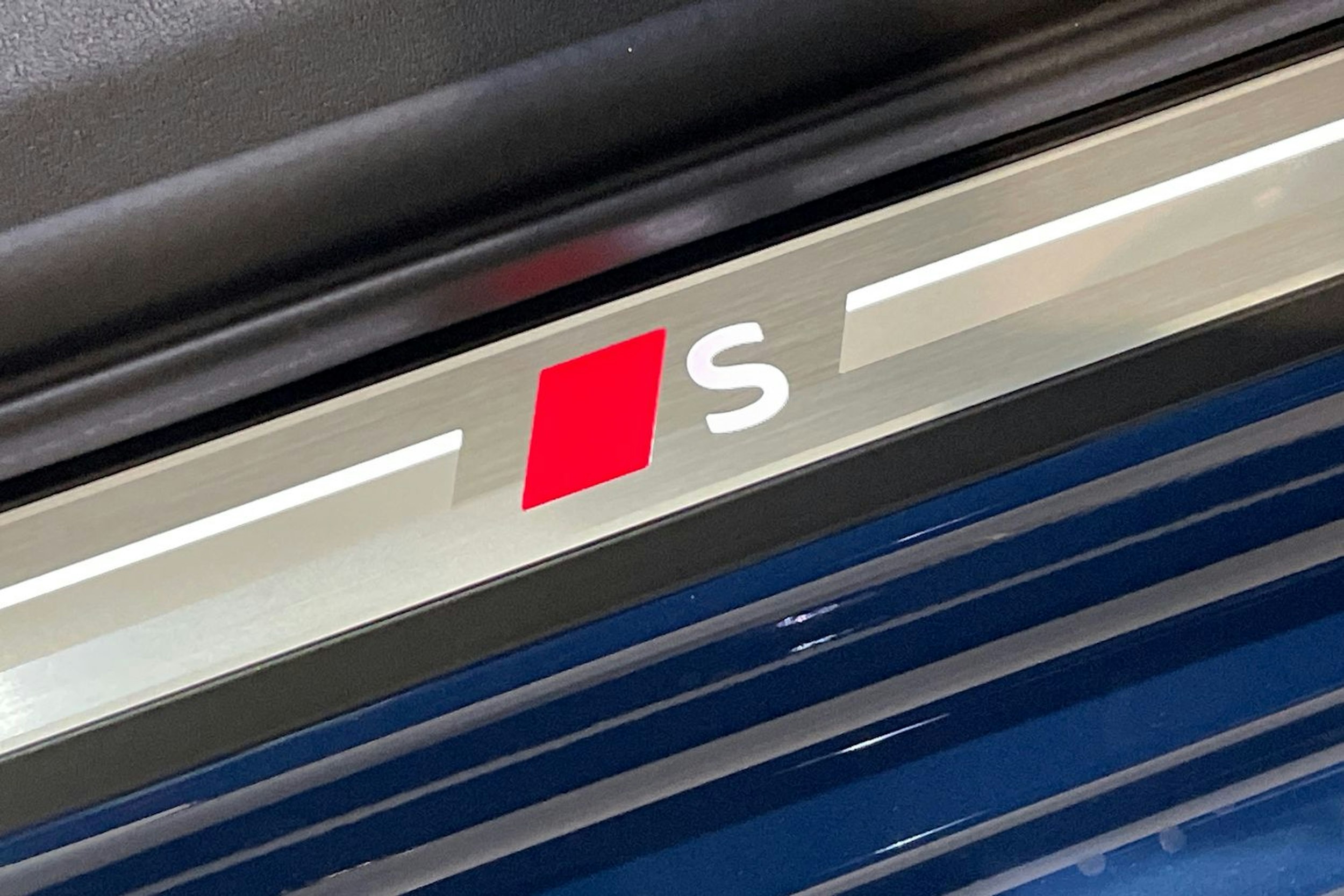 sininen Audi A5 2026 kuva 23.