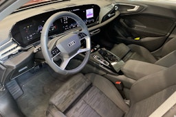punainen Audi A5 2025 kuva 6.