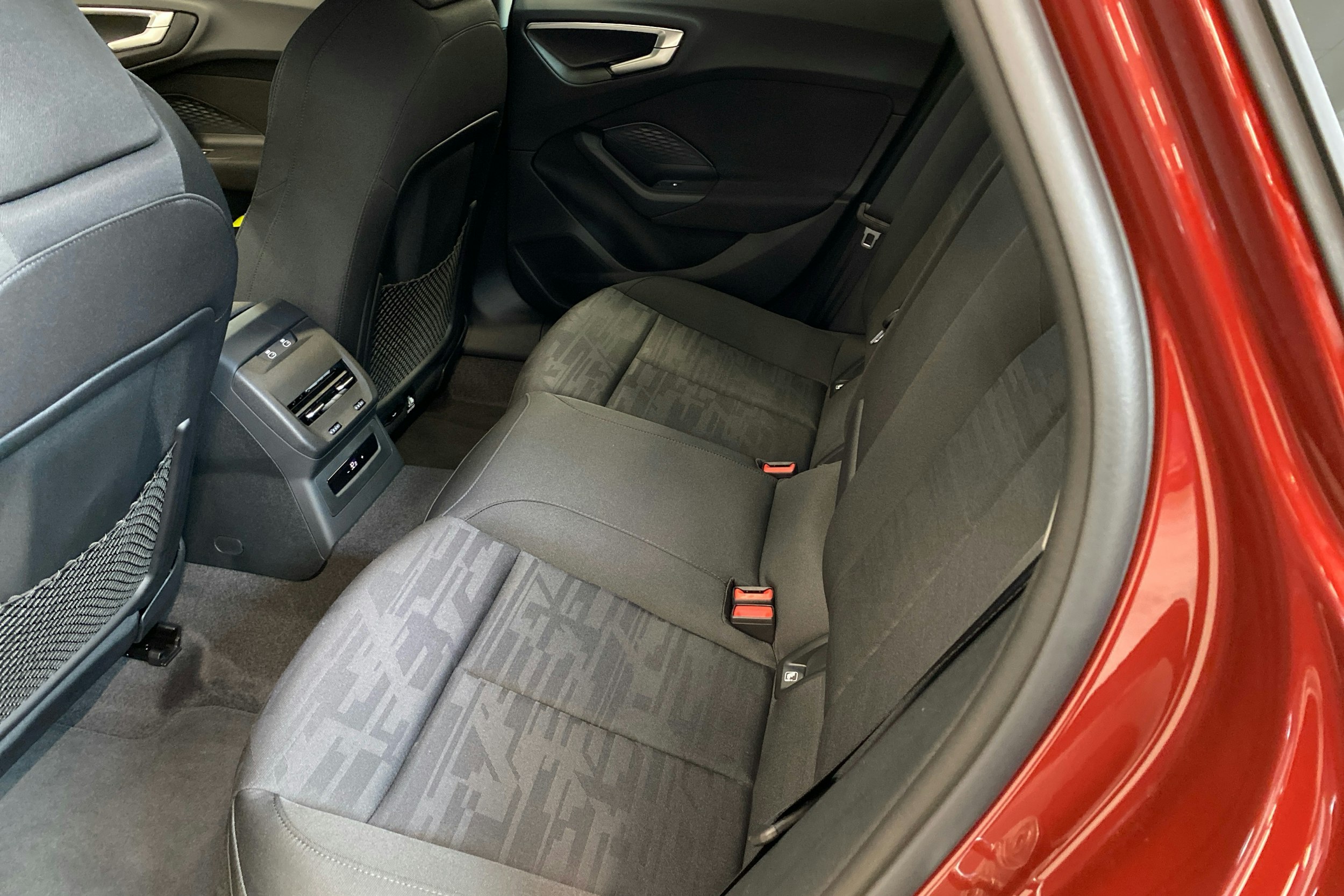 punainen Audi A5 2025 kuva 8.