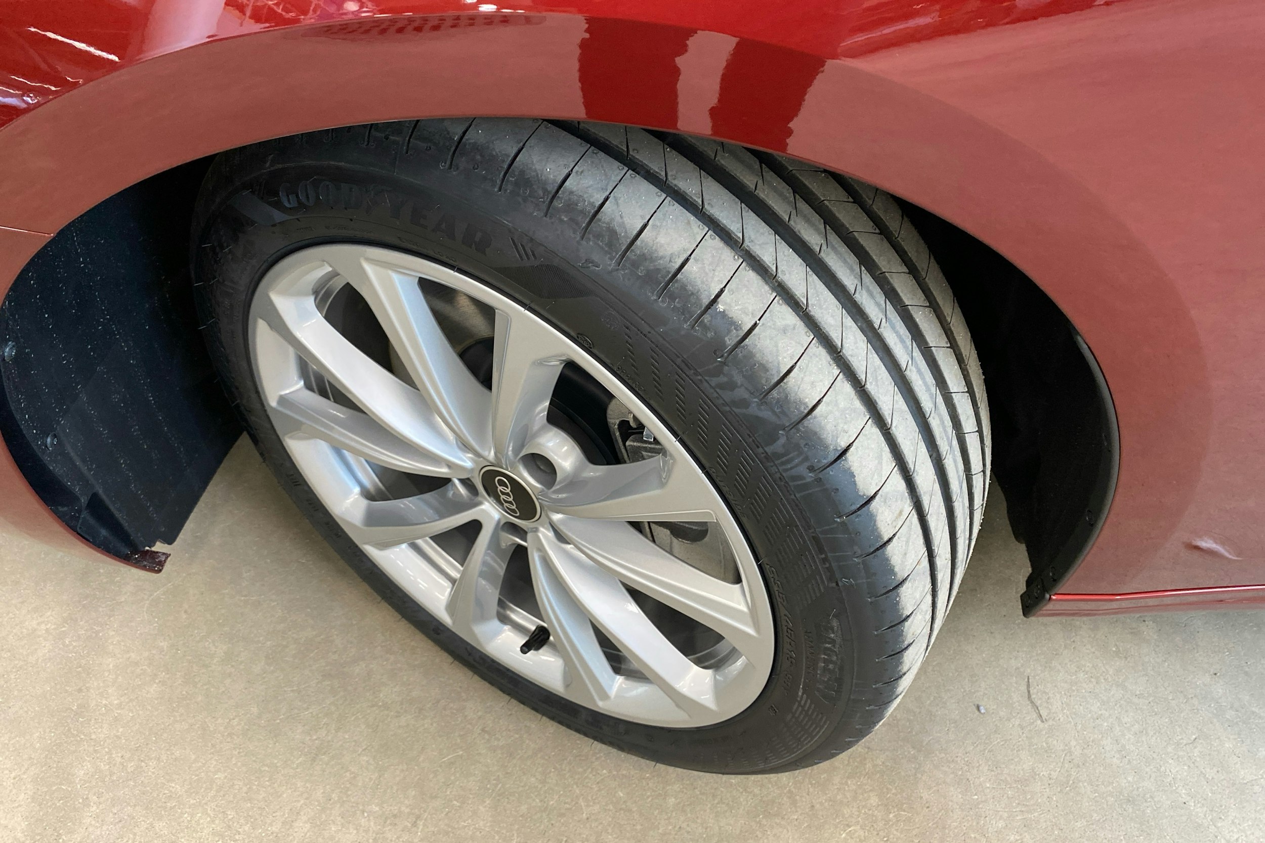 punainen Audi A5 2025 kuva 10.
