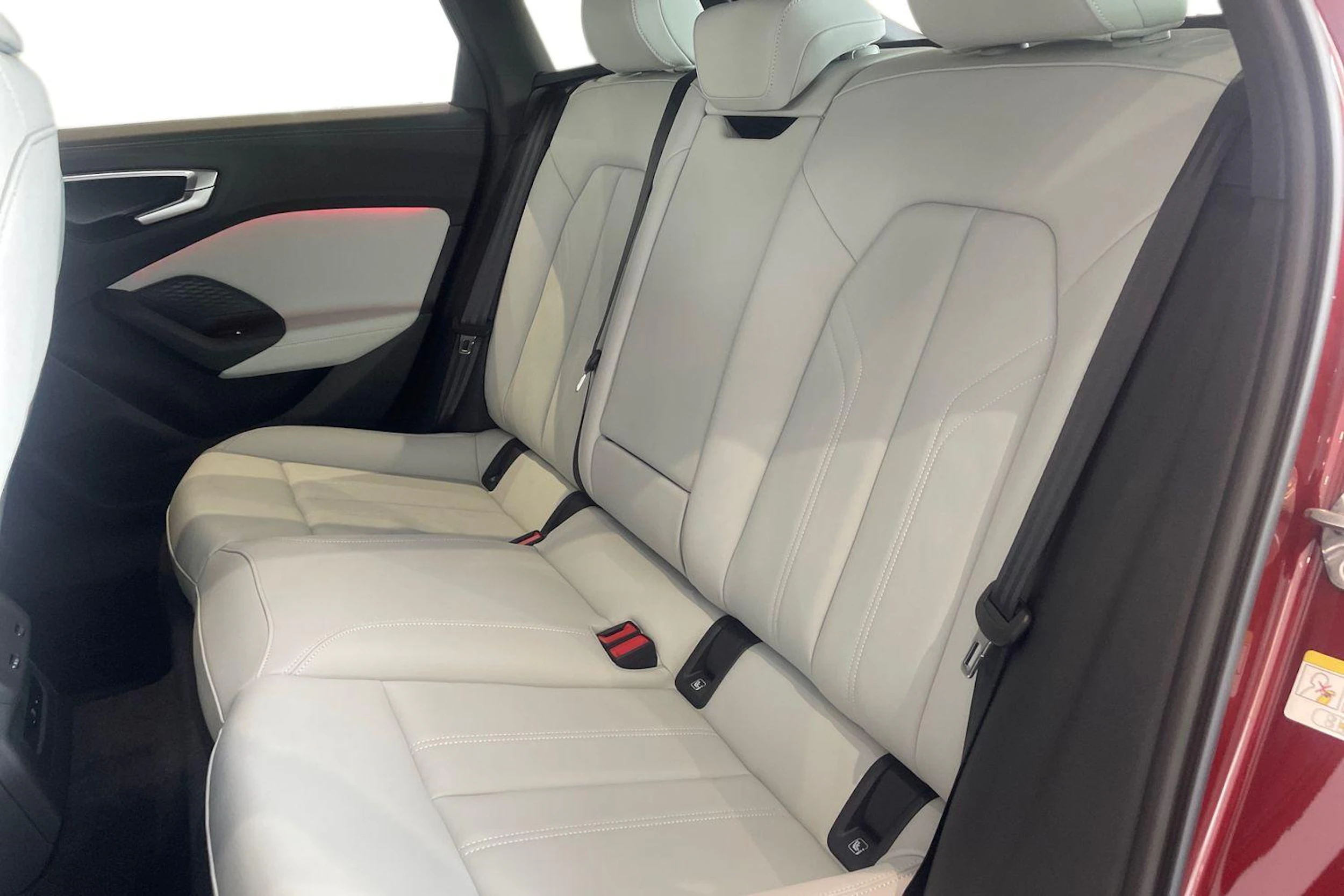 punainen Audi A5 2026 kuva 8.