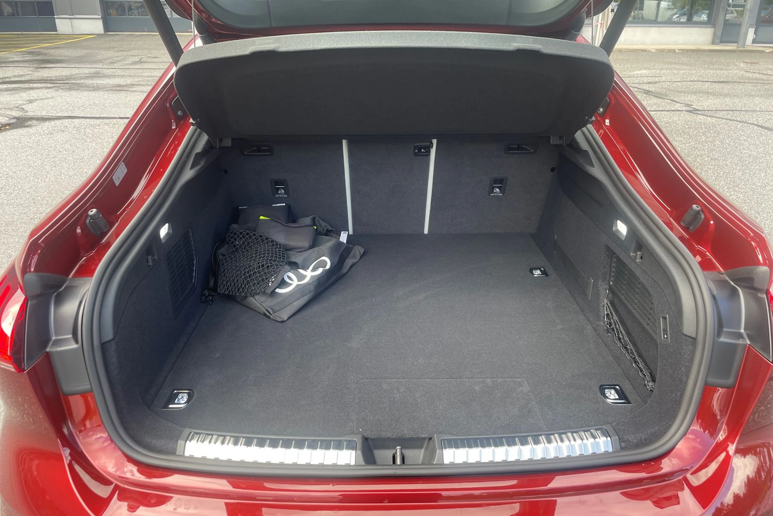 punainen Audi A5 2026 kuva 11.