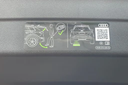 punainen Audi A5 2026 kuva 12.