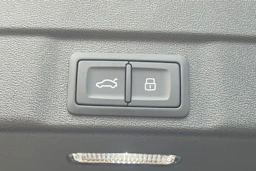 punainen Audi A5 2026 kuva 13.