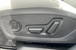 punainen Audi A5 2026 kuva 16.