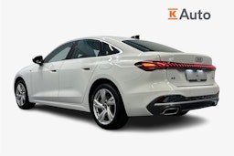 jäätikön valkoinen Audi A5 2026 kuva 6.