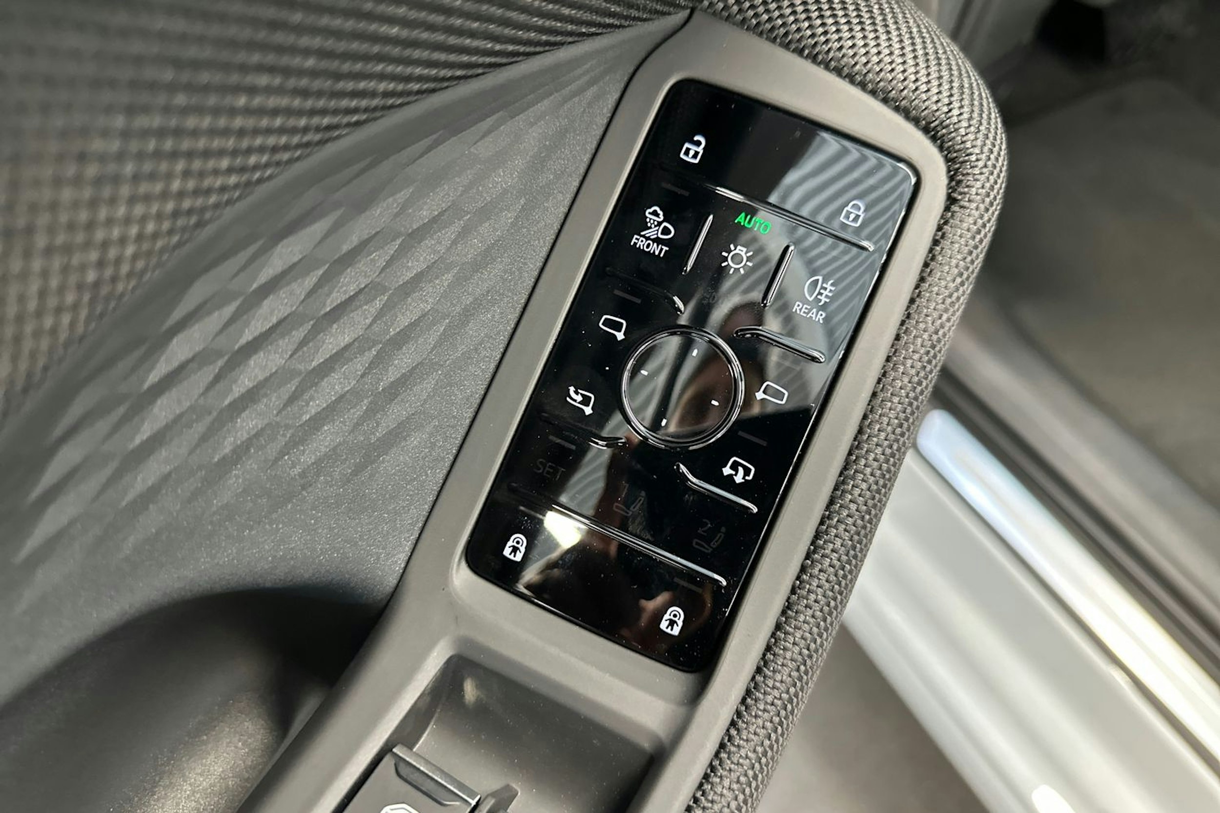 jäätikön valkoinen Audi A5 2026 kuva 8.