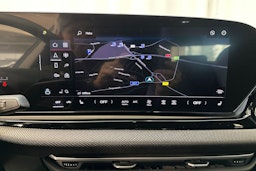 jäätikön valkoinen Audi A5 2026 kuva 10.