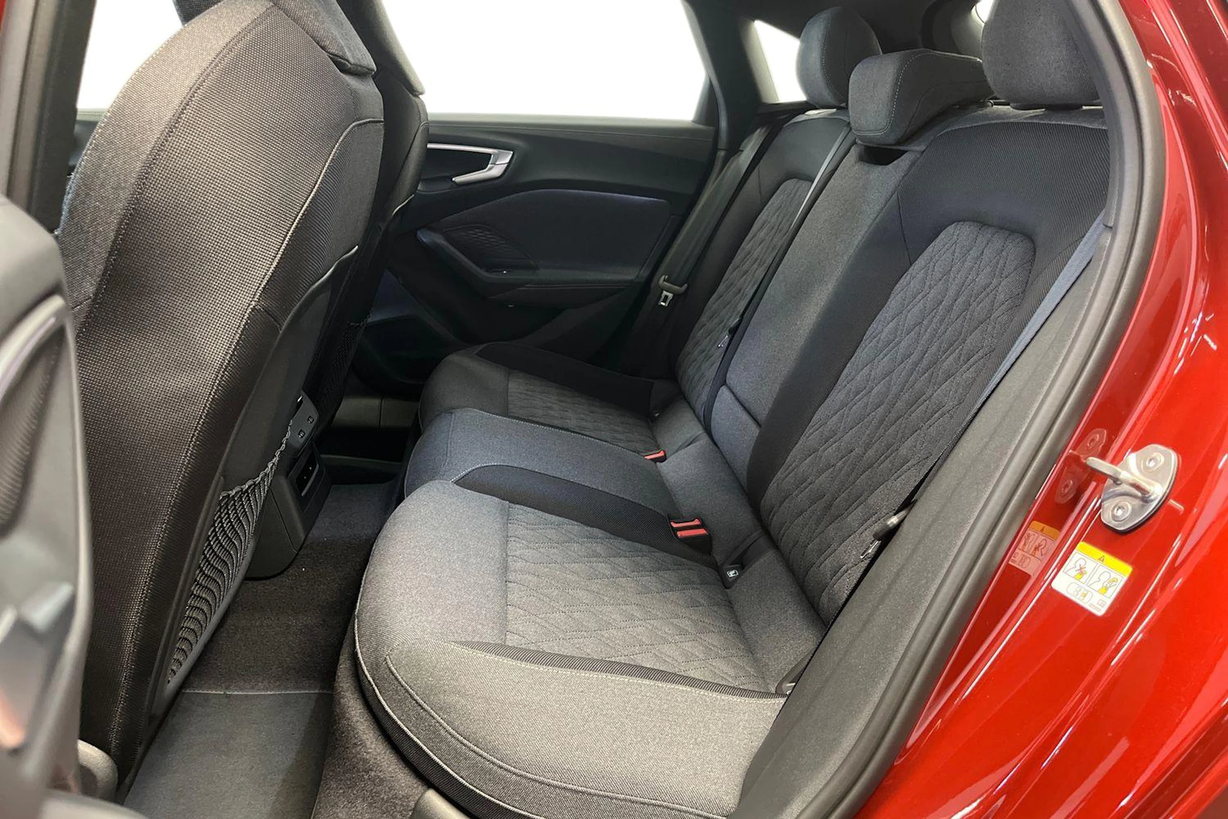 punainen Audi A5 2026 kuva 8.