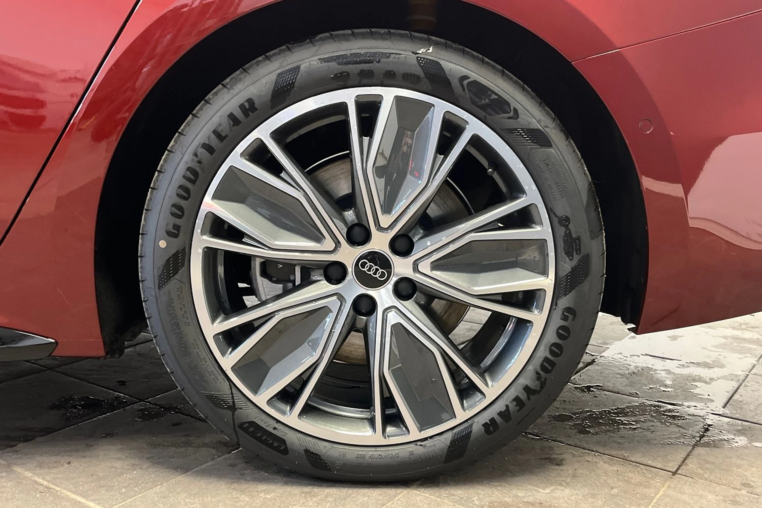 punainen Audi A5 2026 kuva 10.