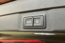 punainen Audi A5 2026 kuva 14.