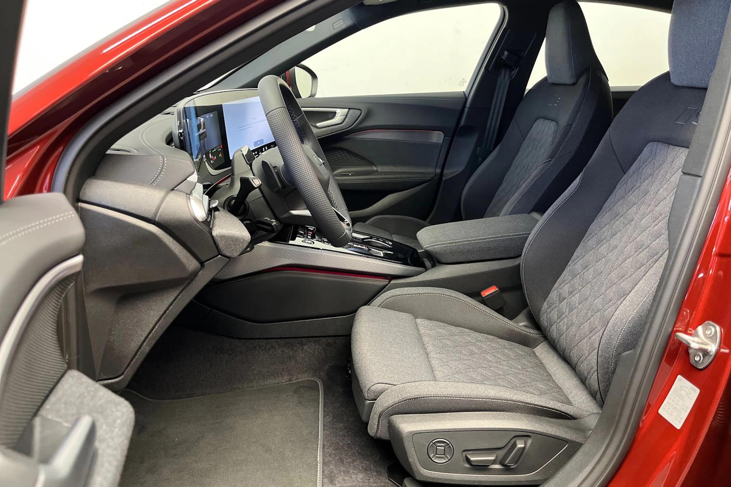 punainen Audi A5 2026 kuva 21.
