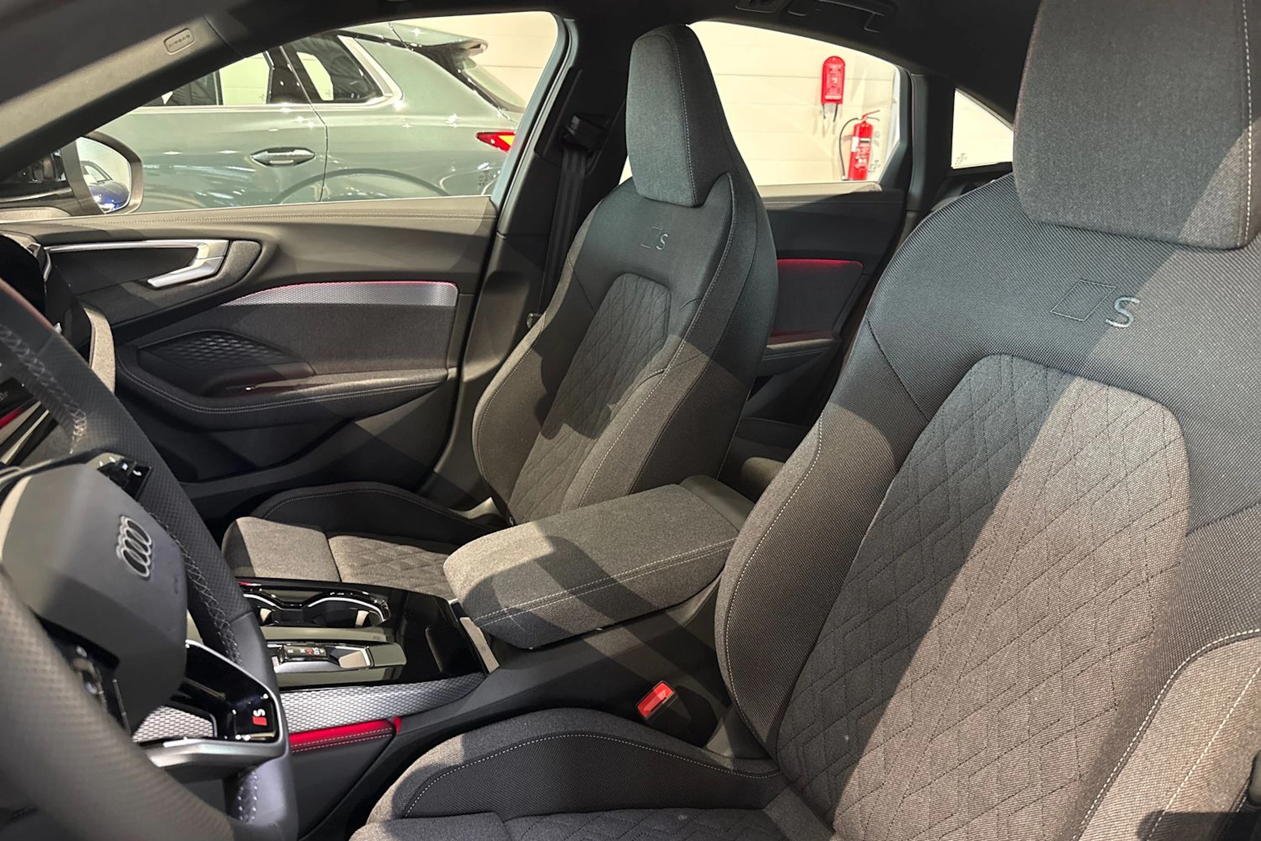 met. musta Audi A5 2026 kuva 15.