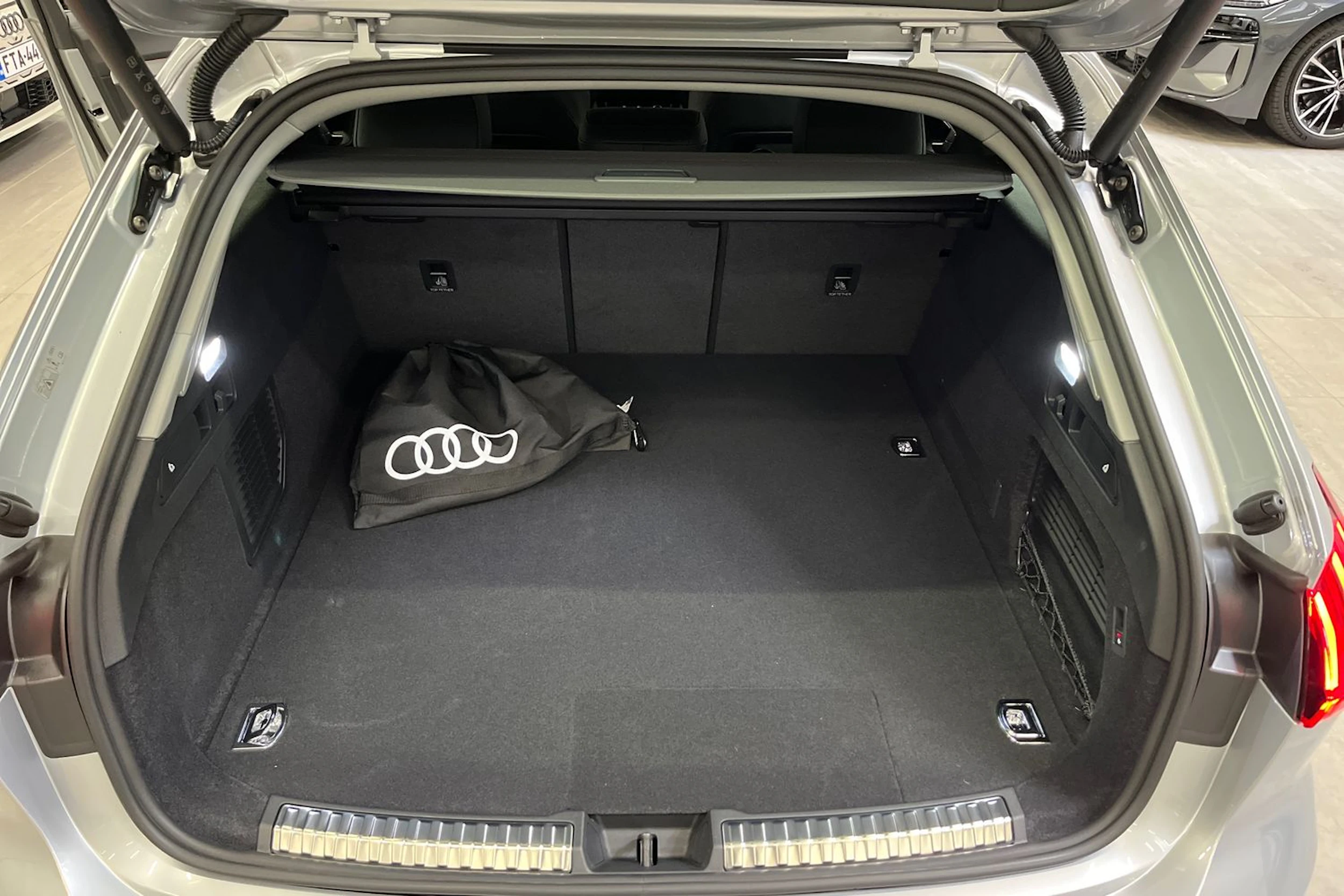 harmaa Audi A5 2026 kuva 12.
