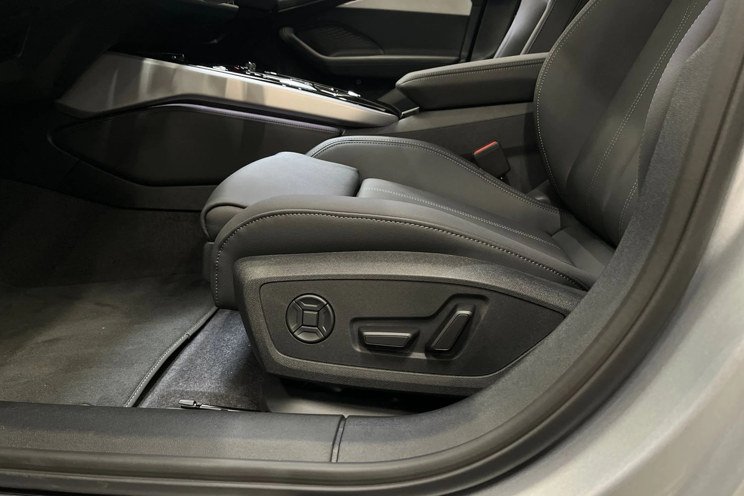 harmaa Audi A5 2026 kuva 13.