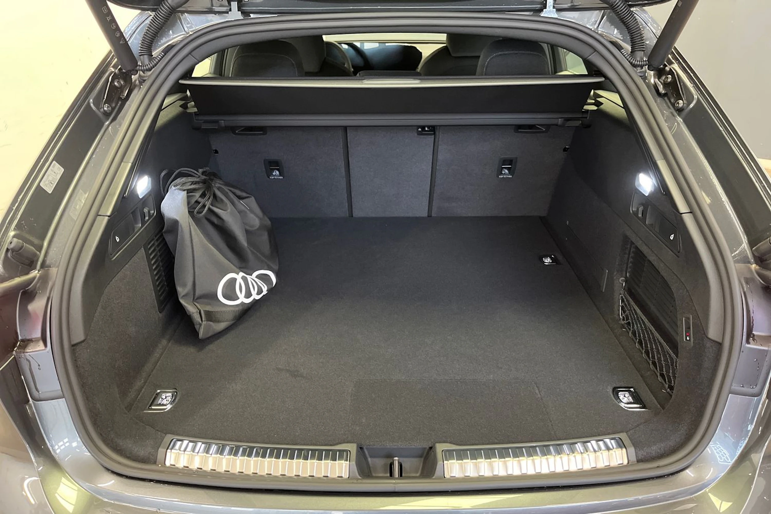 harmaa Audi A5 2026 kuva 11.