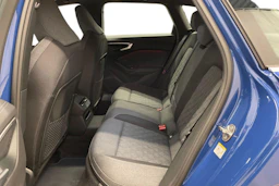 sininen Audi A5 2026 kuva 8.